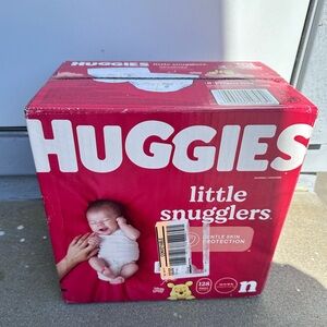 Huggies New Born 128 count diapers